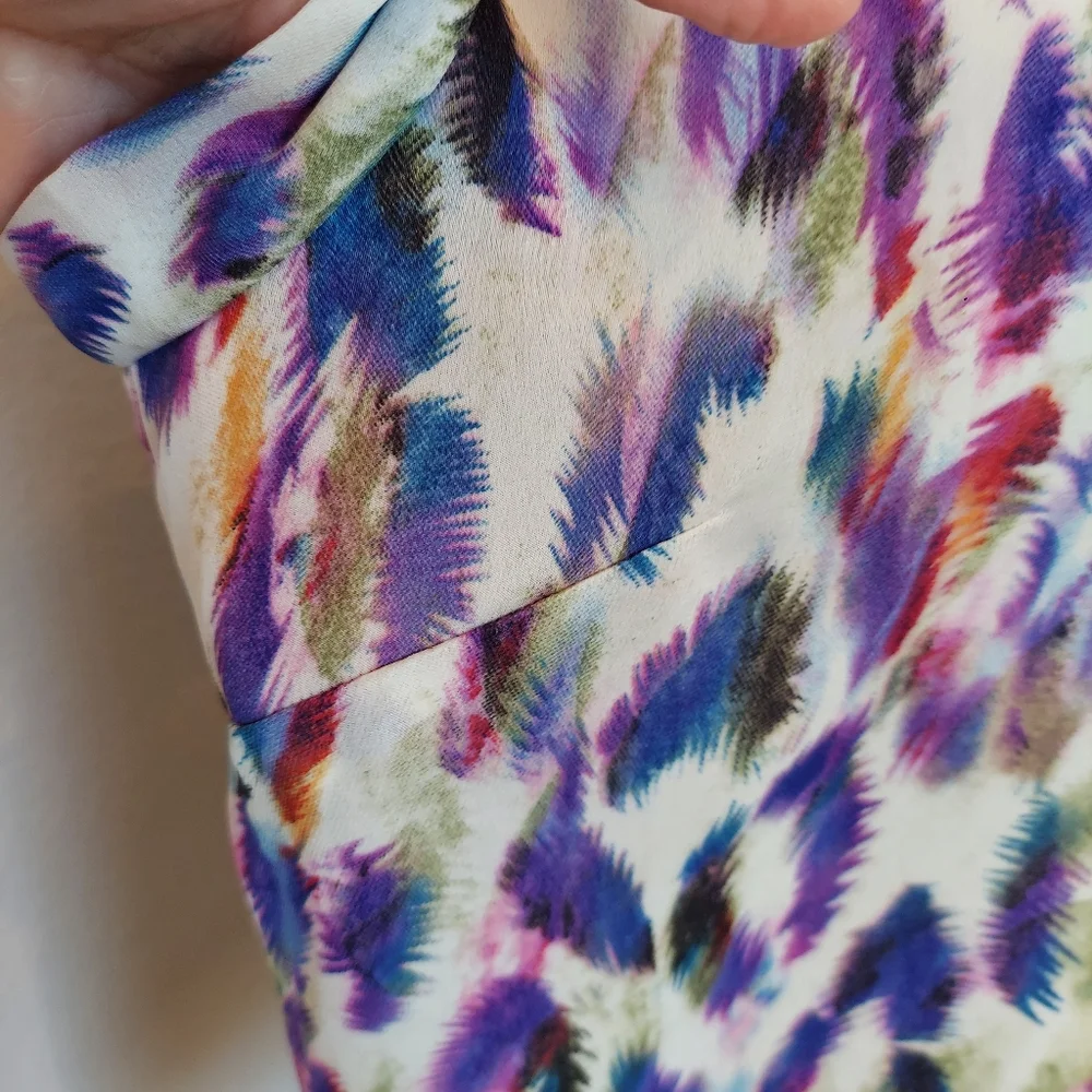 Cabi Feather Print V Neck Blouse Top with Cap Sleeve Sz S - Picture 8 of 15